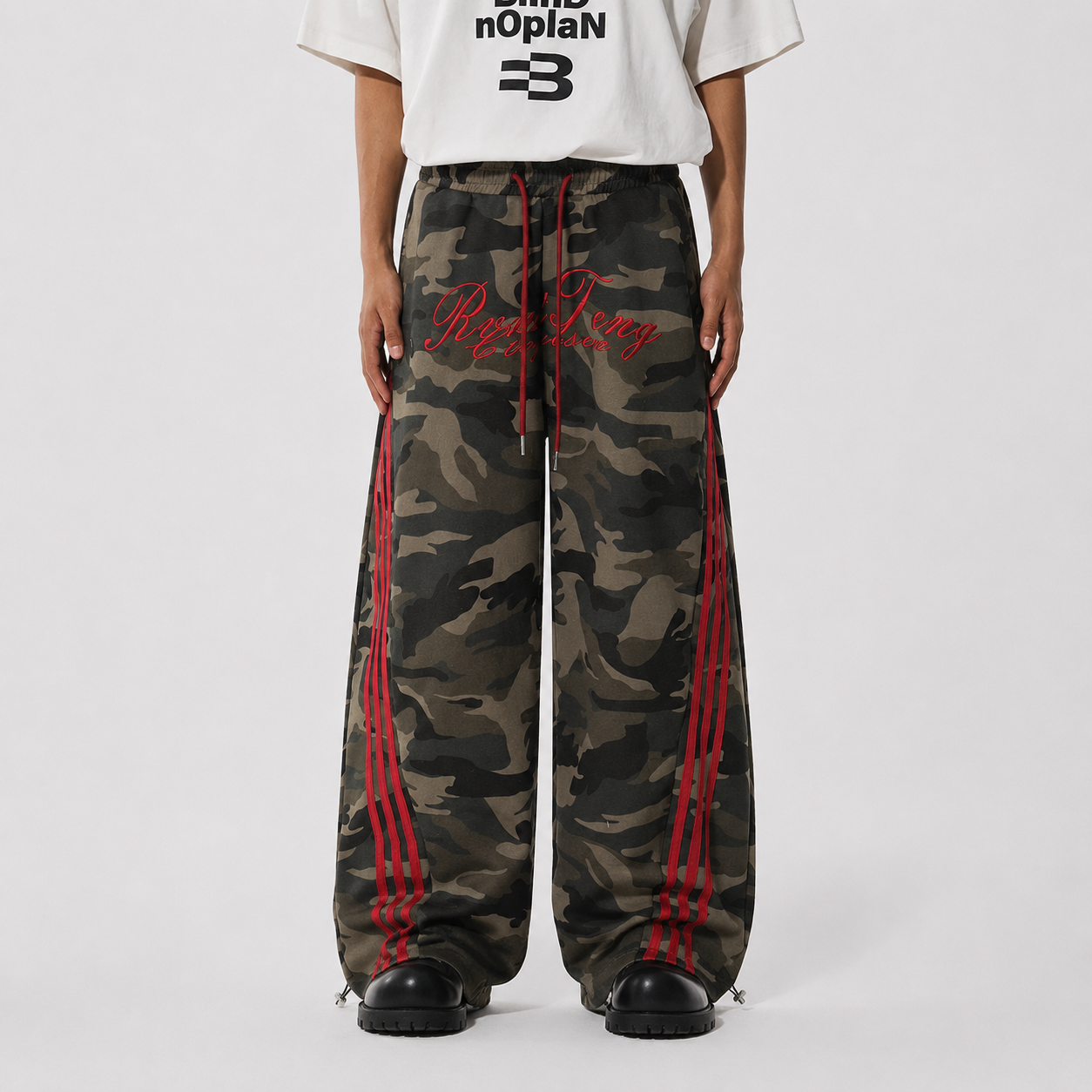 Retro Patchwork Embroidered Camouflage Barrel Pants - Drenn