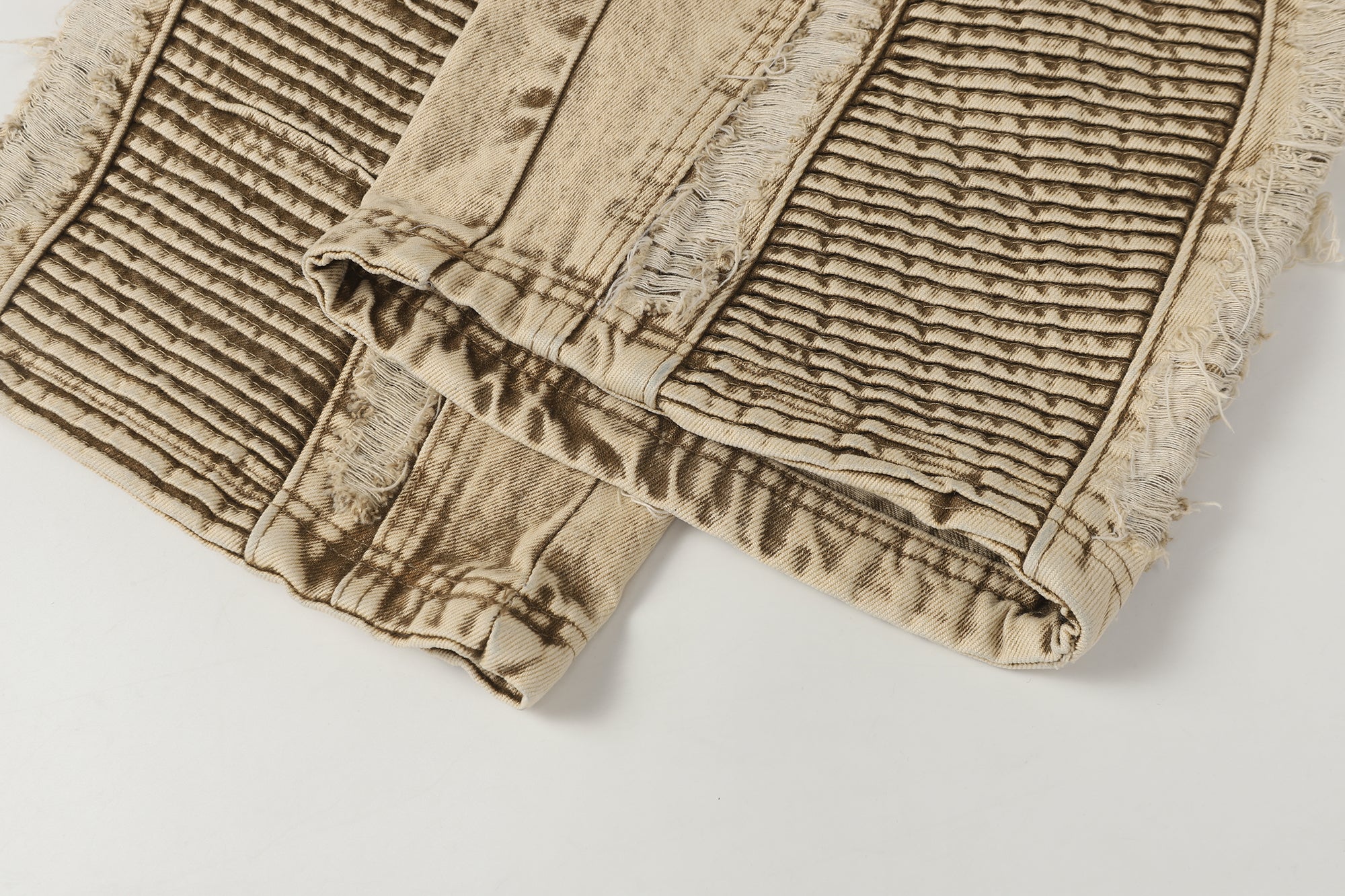 Distressed Raw-Edge Panel Sculpted Wide-Leg Jeans - Drenn