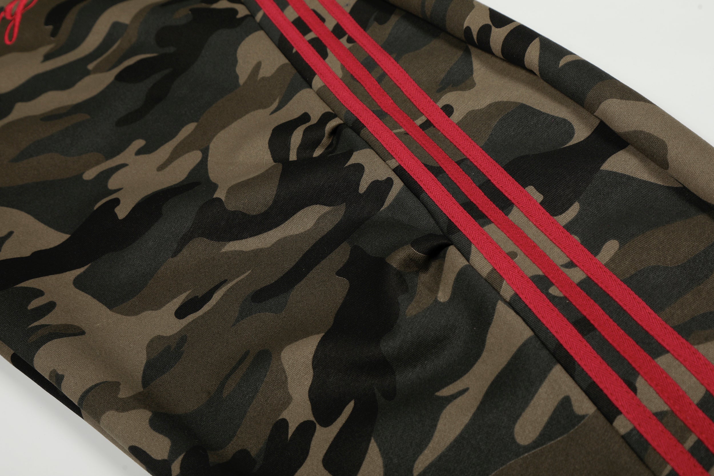 Retro Patchwork Embroidered Camouflage Barrel Pants - Drenn