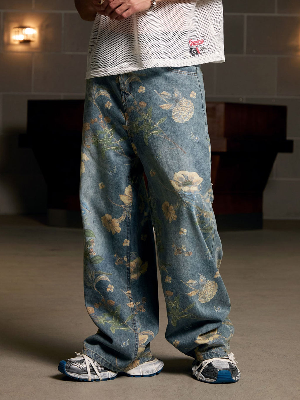 Vaqueros carpenter con estampado floral