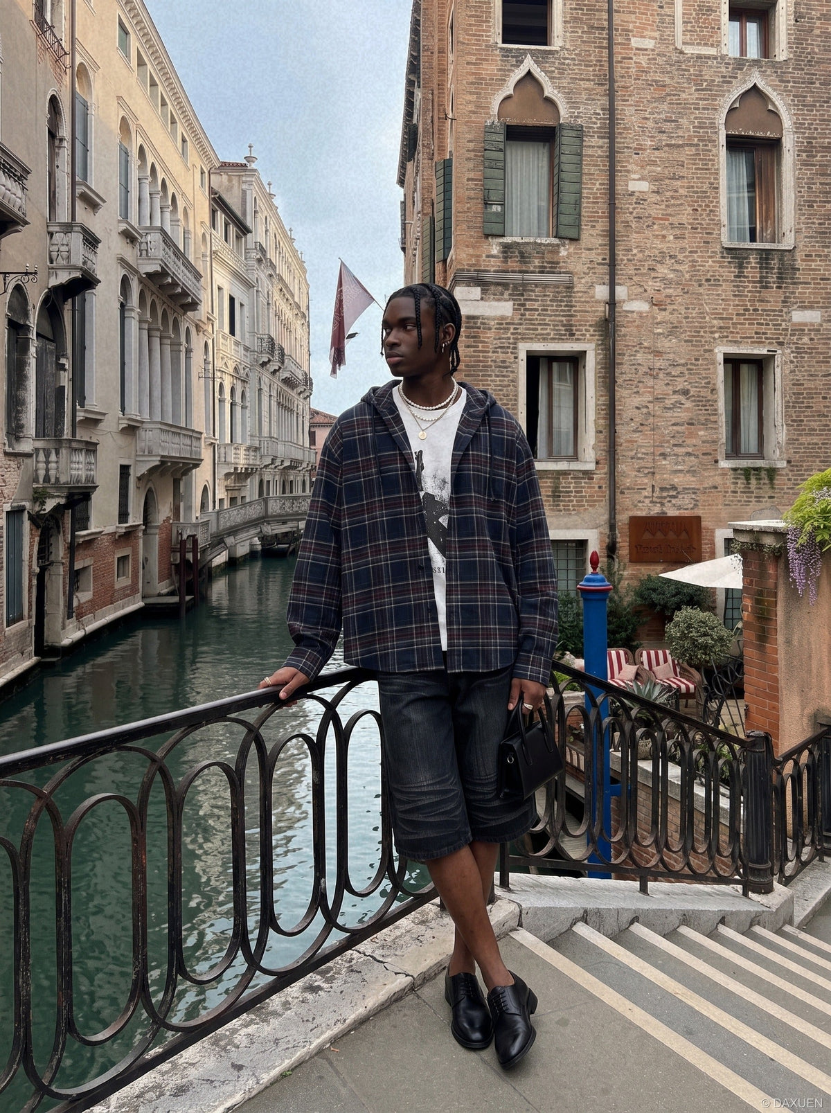 Szorty jeansowe z szerokimi nogawkami w stylu retro